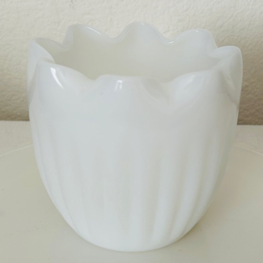 Vintage Milk Glass Vase Plant Pot Planter Scalloped Ruffled Edge 4.25 in. tall